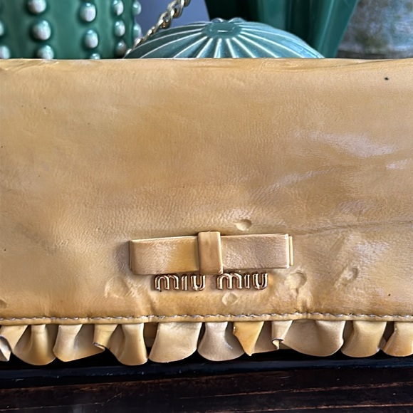 Yellow Miu Miu Vernice Ruches rare wallet - Picture 4 of 10